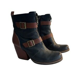 Korks Two Toned Leather Ankle Boots Size 9M Black Brown Heel Buckle‎ Zip Closure